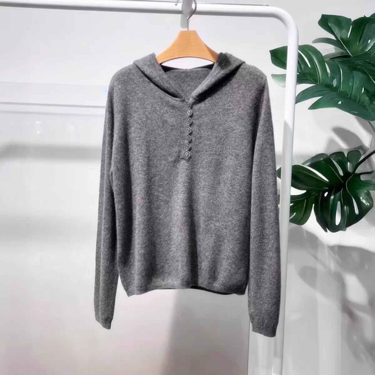 2025冬季设计师款轻奢风女装百搭宽松显瘦连帽长袖针织衫毛衣上衣