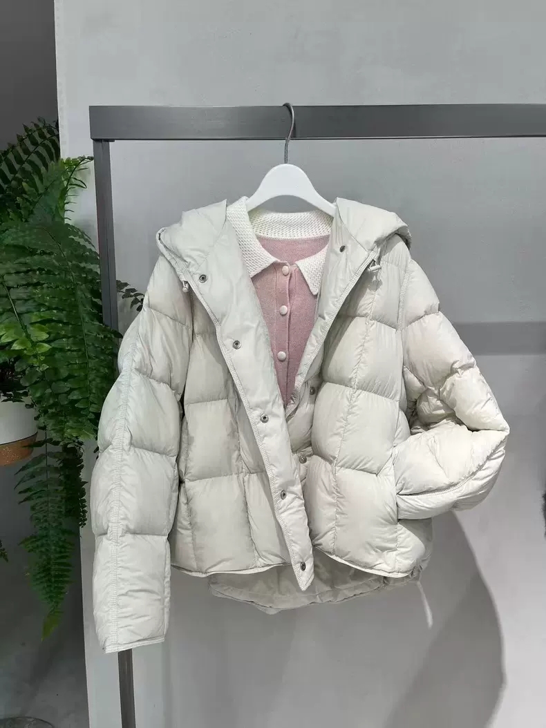 2025冬季设计师款轻奢风女装连帽泡芙小方格女短款保暖羽绒服外套