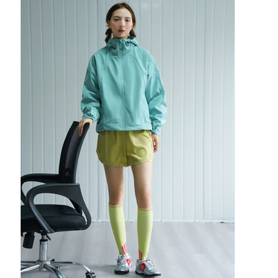 NBN显瘦户外山系徒步情侣冲锋衣