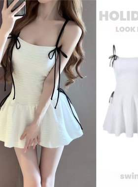 2025新款泳衣女连体裙式吊带蝴蝶结显瘦遮肚保守温泉度假甜美白色