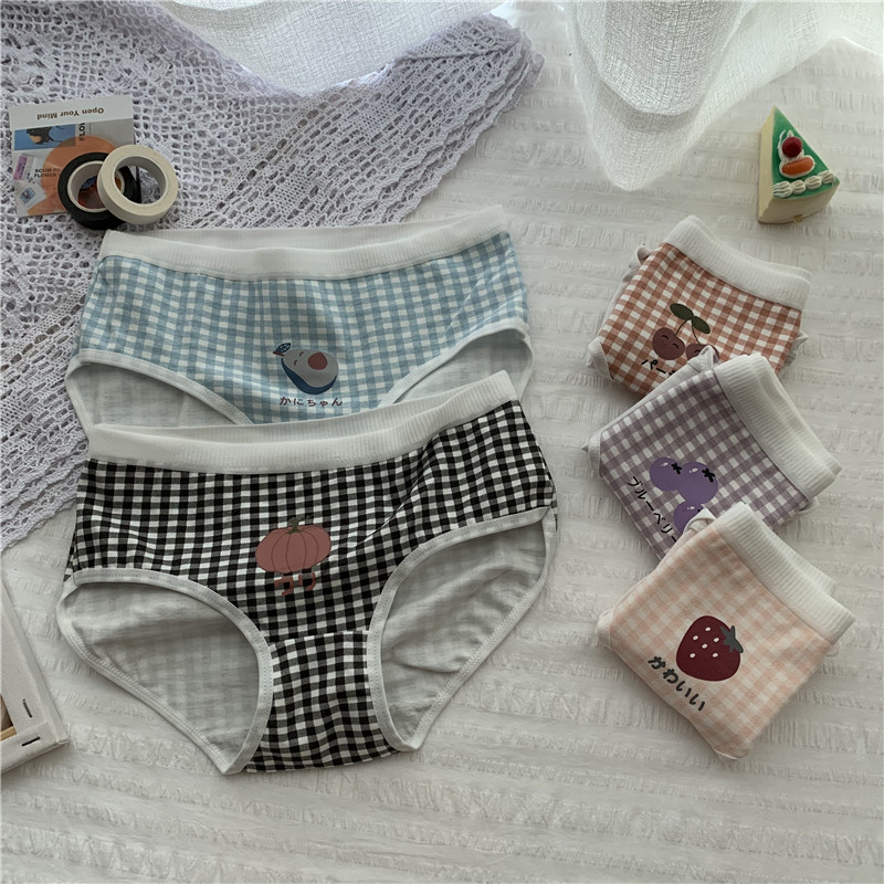 South Korean student girl strawberry fruit lattice 2021 new mid waist cotton triangle underwear