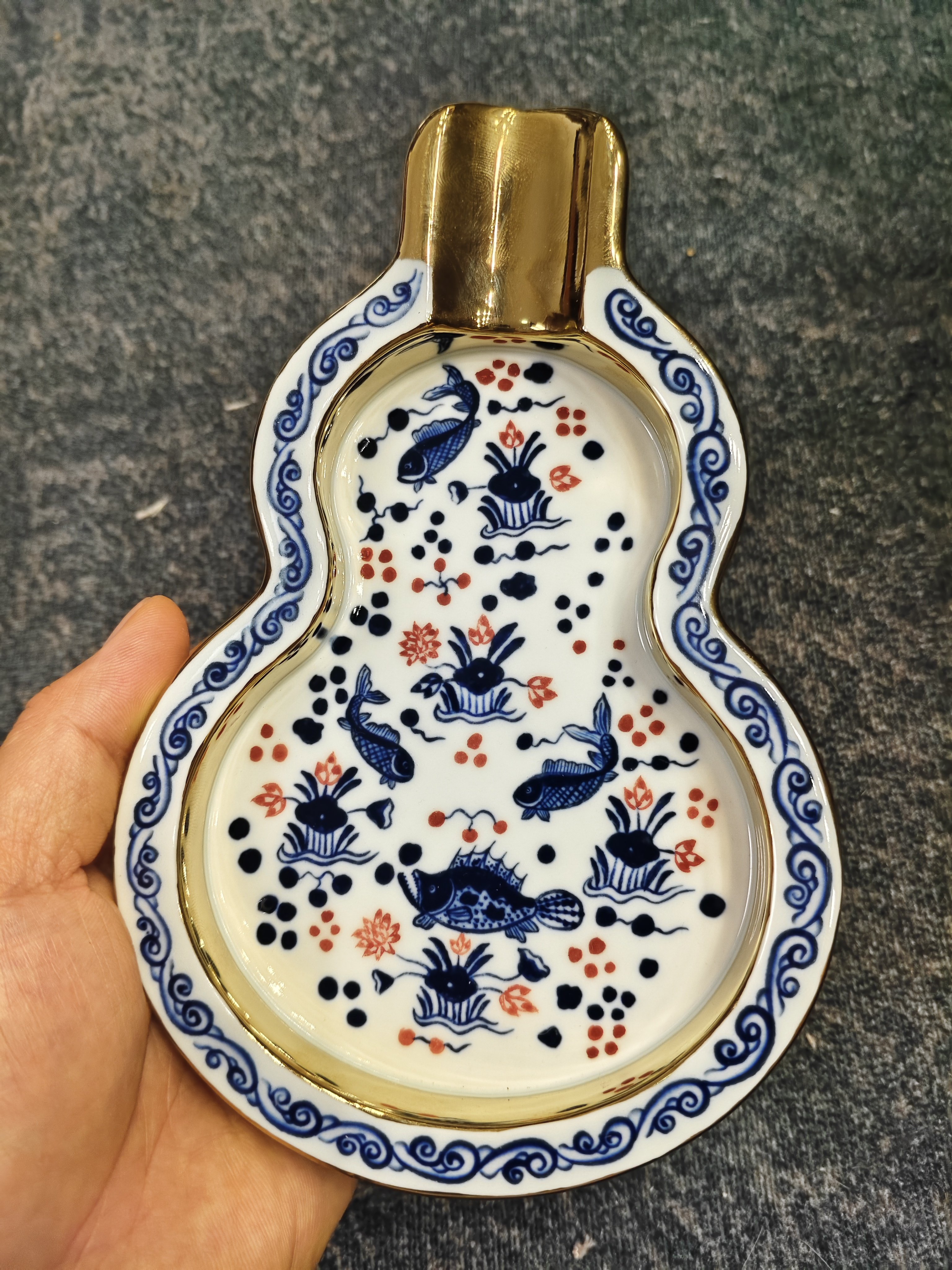 异形描金雪茄缸景德镇手工绘陶瓷烟灰缸青花送礼春矾红鱼藻矾红风