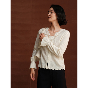 芝美日禾 法式臻织真丝绵羊毛提花V领蕾丝白色毛衣喇叭袖针织开衫