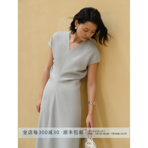芝美日禾 重工立裁V领极简醋酸中长款通勤百搭纯色修身连衣裙夏