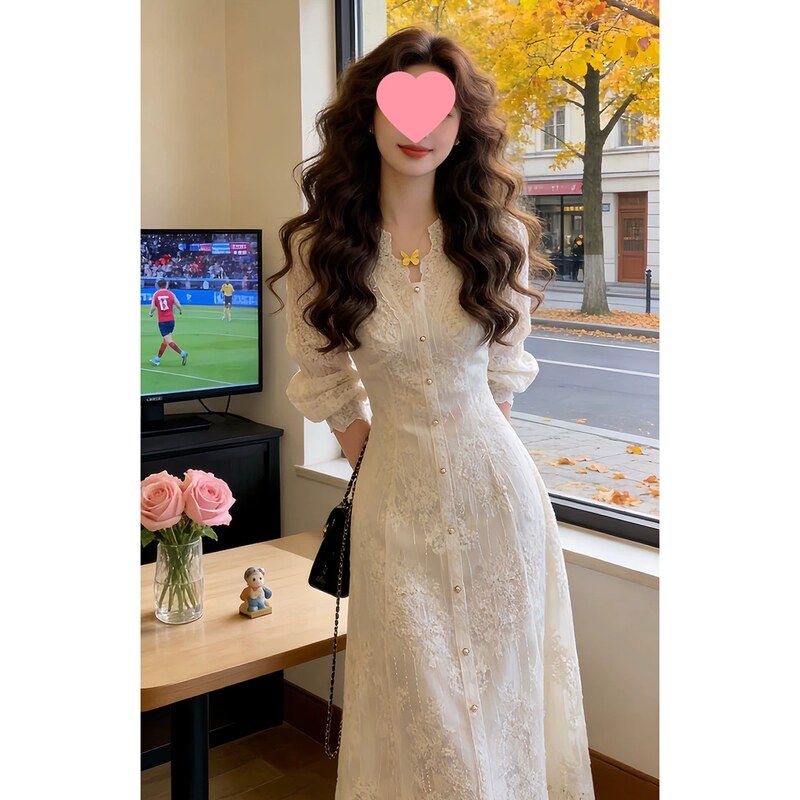 早春季绝美长袖白色蕾丝连衣裙子女装2026新款夏高知得体法式长裙