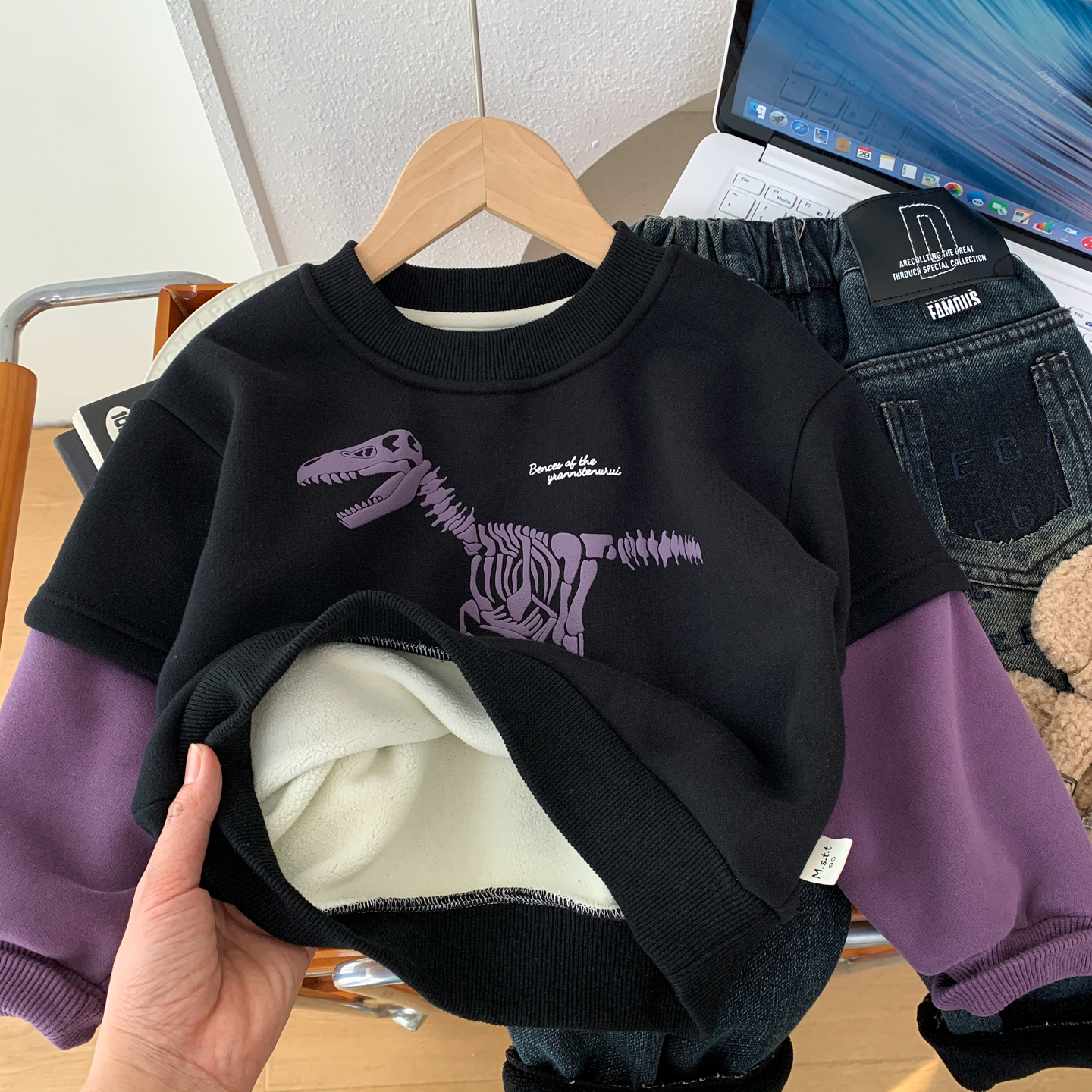 男童秋冬假两件卫衣一体绒套头衫2025新款儿童卡通恐龙加绒上衣潮