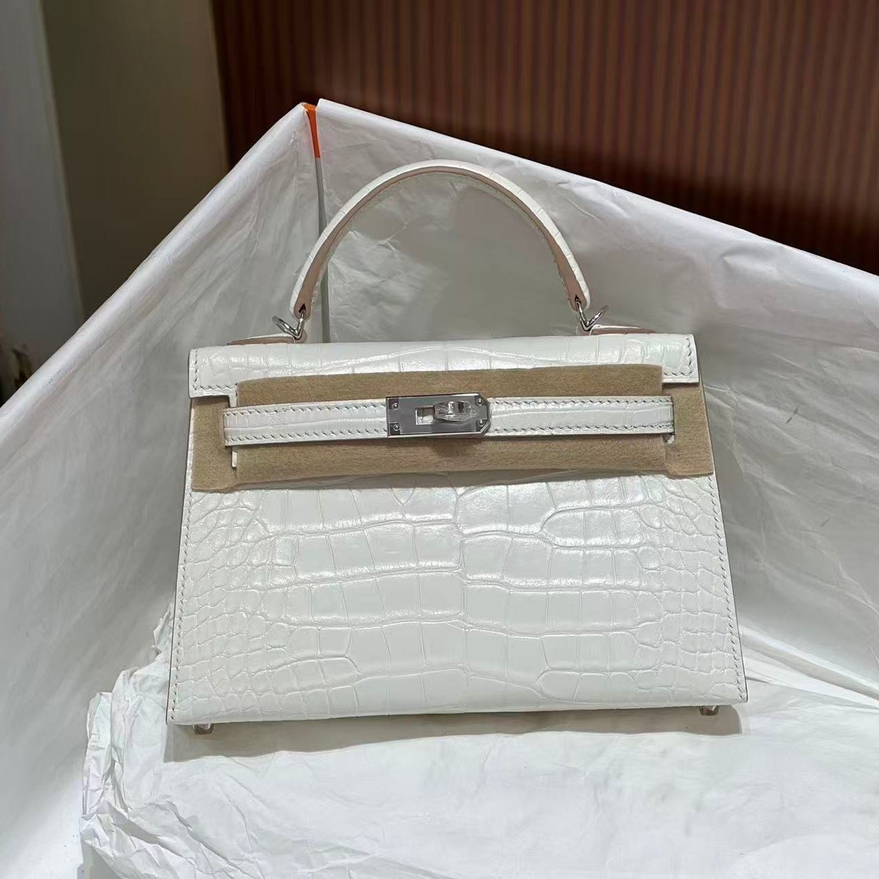 奶油白进口雾面方块美洲鳄鱼皮全手工缝女士单肩斜挎mini凯莉二代,箱包皮具/热销女包/男包,通用款女包,淘宝优惠券,粉丝福利购,淘宝优惠卷