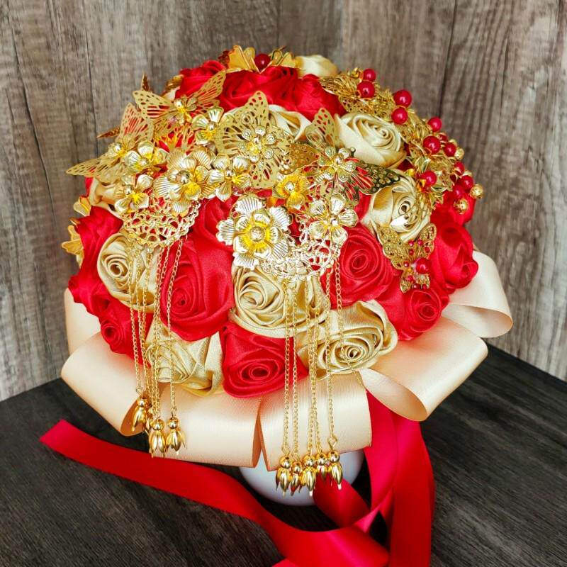 新婚礼物新娘手捧花高级感登记结婚花球丝带出嫁中式婚礼捧花重工