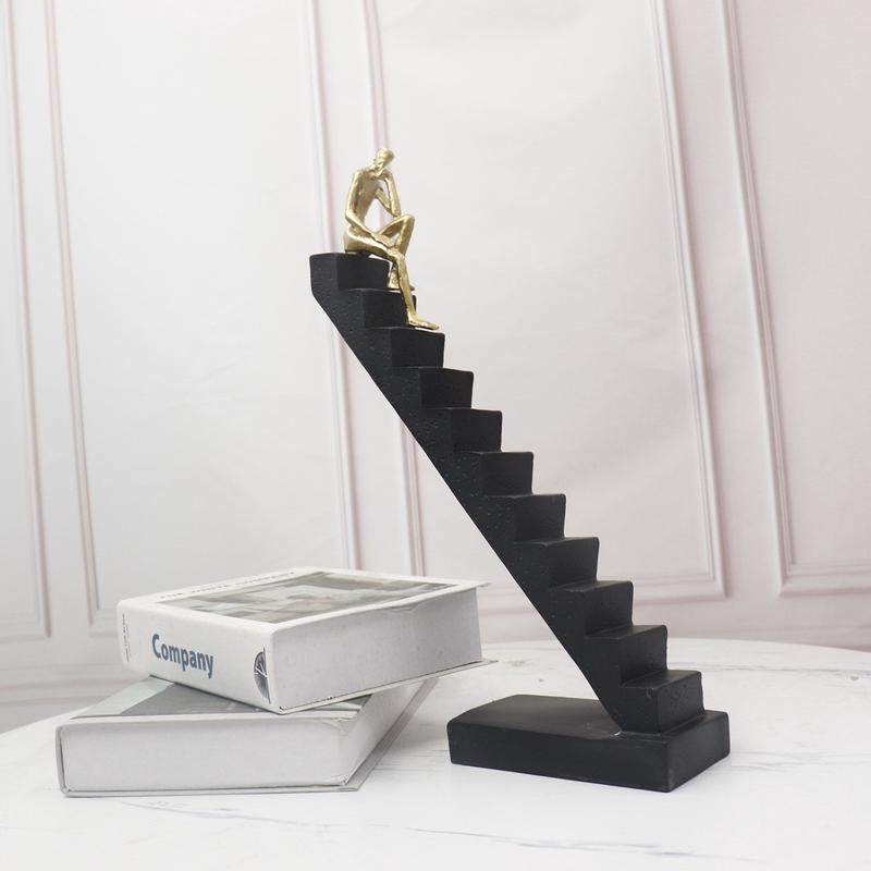 雕塑黑金阶梯人物简约现代创意楼梯摆件样板间客厅软装饰品