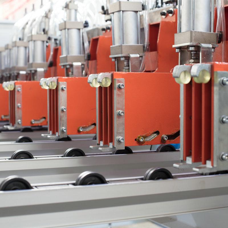 木工雕刻机自动裁板锯环氧板木门切割机往复电脑数控厂家切电子锯