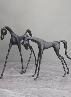 北欧创意铸铁马小红马摆设客厅书房样板间电视柜家居玄关饰品摆件