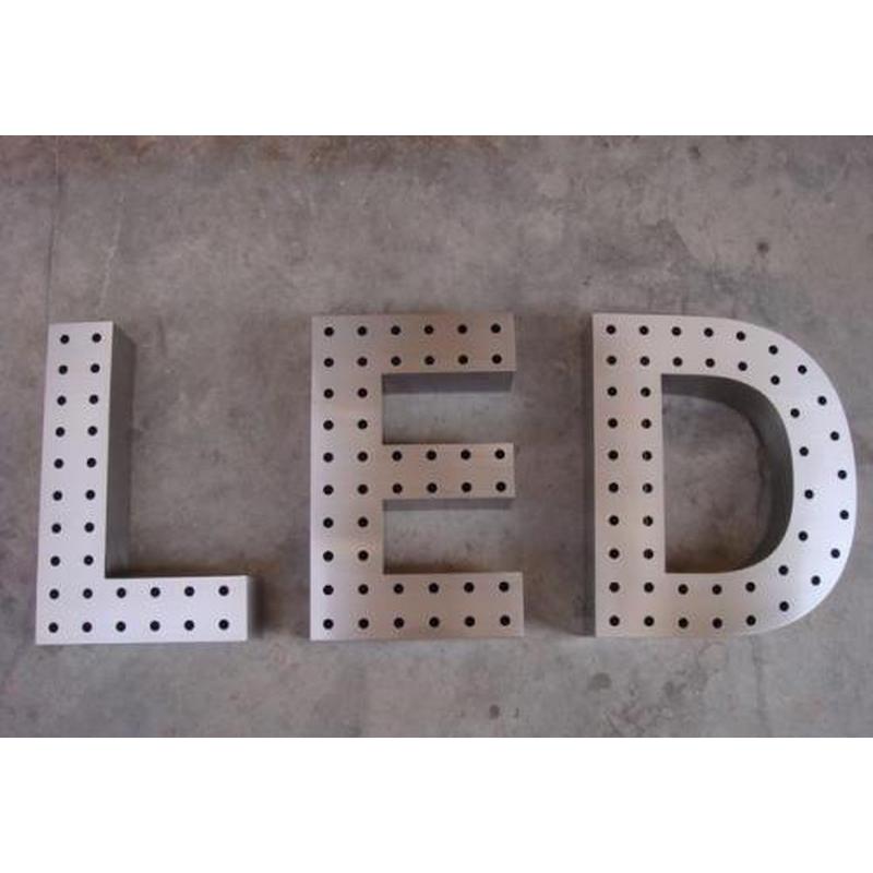 冲孔字楼顶字不锈钢门头穿孔发光字户外广告牌灯珠外漏点阵字定