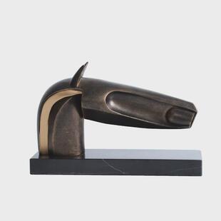 现代新中式样板房马头摆件树脂大理石抽象动物如意马桌面书柜摆件