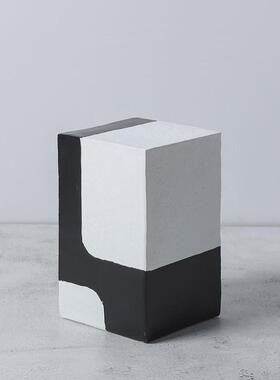 现代北欧极简方块黑白拼色方体树脂几何摆件家居样板间酒店装饰品