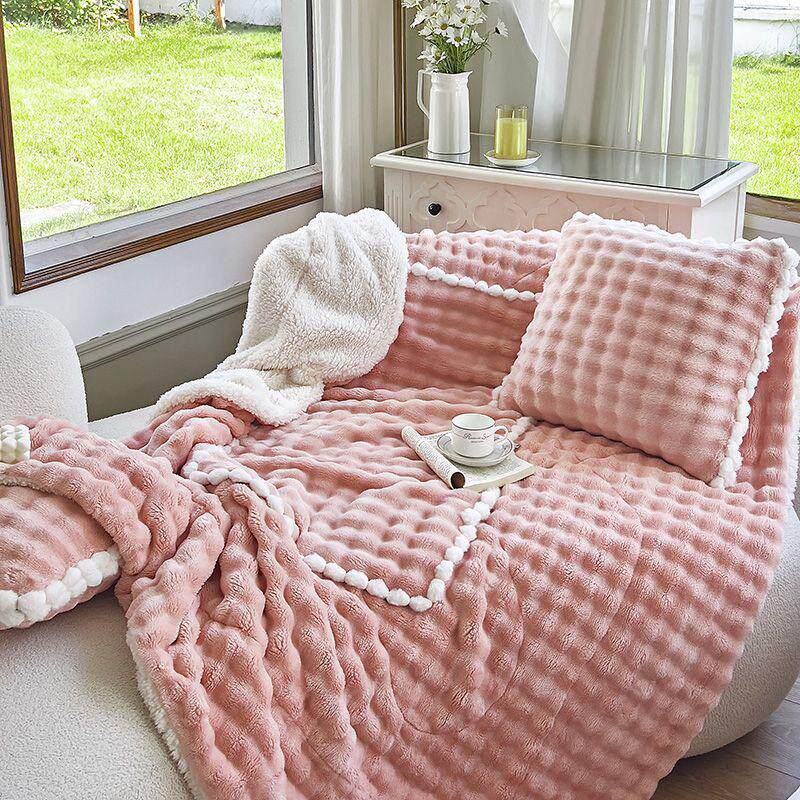 加厚抱枕被子两用兔毛绒汽车沙发靠垫枕头被办公室午休折叠空调被