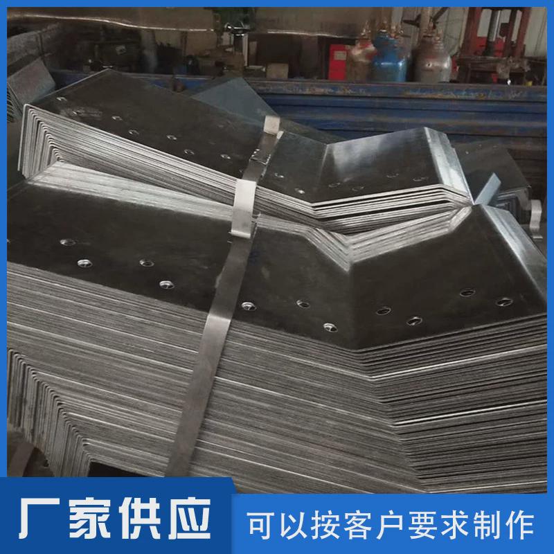 定制桥梁镀锌钢板伸缩缝sa/ss护栏钢遮板防撞墙立式护栏不锈钢板