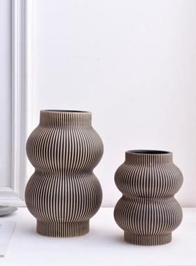热销简约现代诧寂色釉现代简约黑白素色抽象几何圆形陶瓷花瓶明石