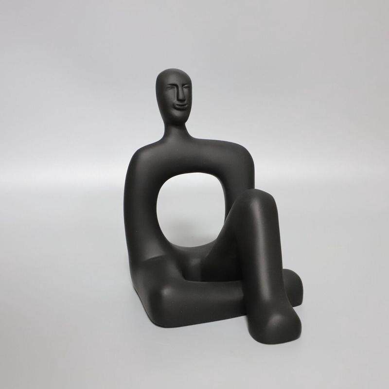 现代简约电视柜包人物树脂雕塑摆件样板房表情客厅玄关创意装饰品