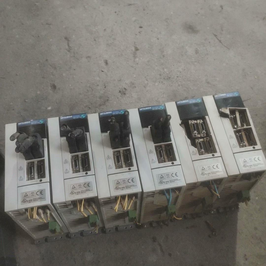 议价三菱伺服驱动器套装,驱动器MR-J2S-70A六台,有两台暴
