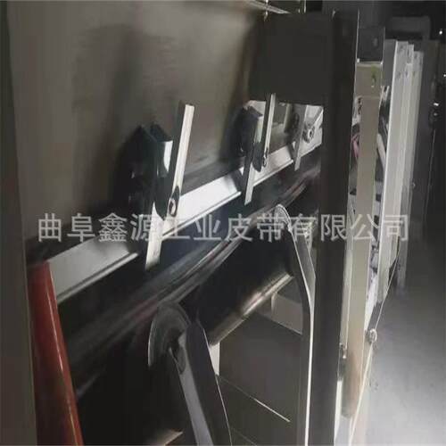 导料槽防泄漏码头挡板y型挡煤板港口裙边y100/600人字形料侧板