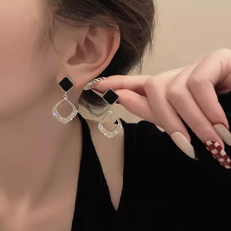 推荐塑料针银针简约小众轻奢设计几何菱形耳环女网红气质耳坠耳饰
