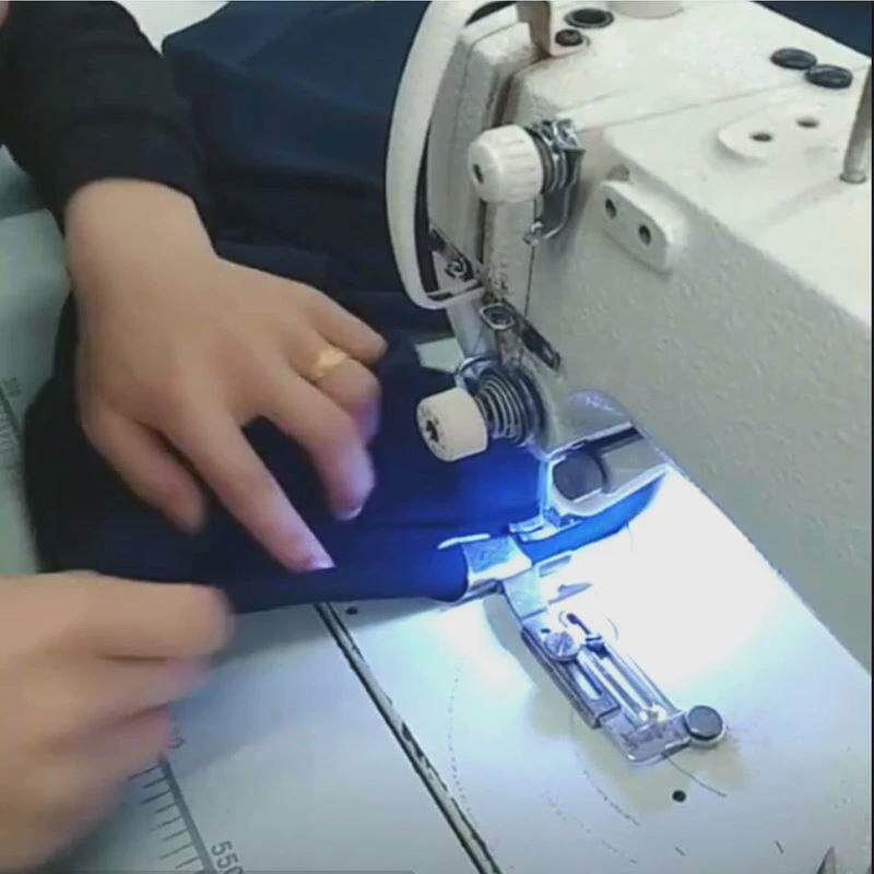 工业电动缝纫机平车折裤脚边工具分步骤活动卷边器薄料拉筒配件