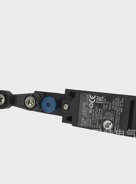 供应拍摄国产行程限位开关d4n-2a20r实物全新d4n-1226d4n-812g