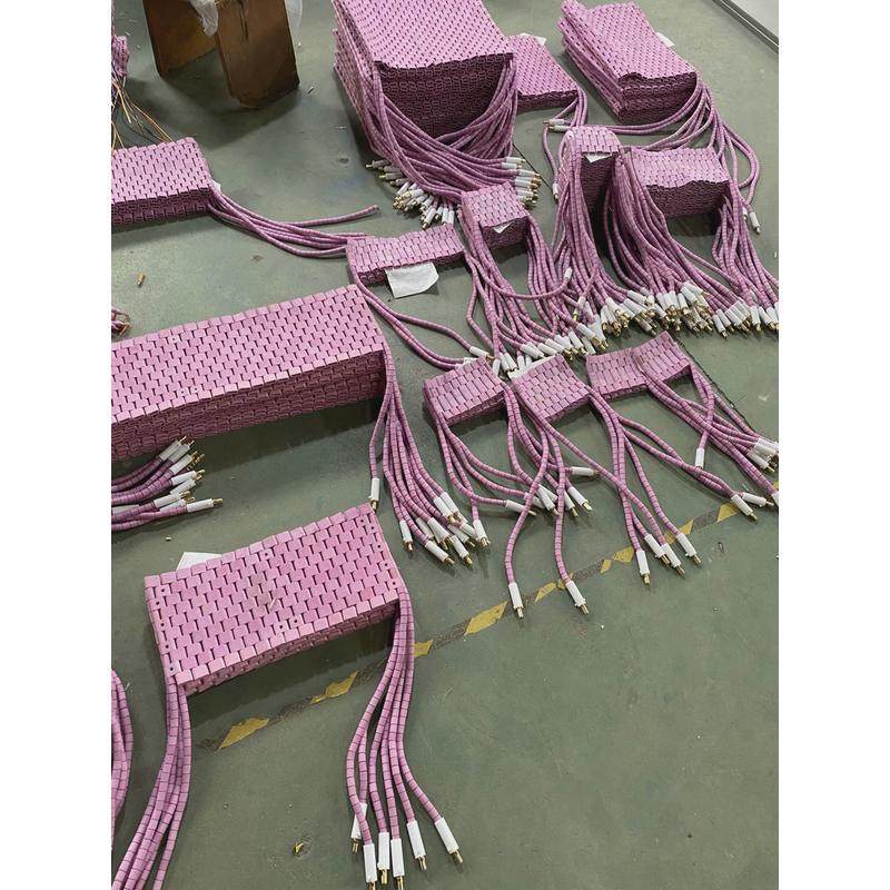 LCD履带式陶瓷电加热片管道加热器热处理加热片加热器