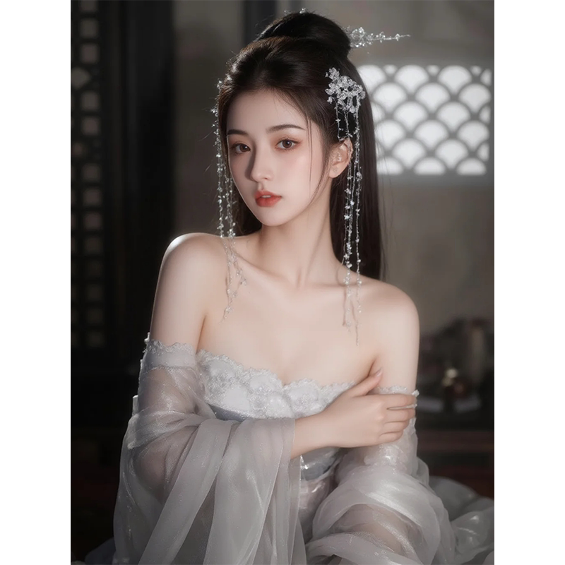 新款粉黛香肩高颜值美女