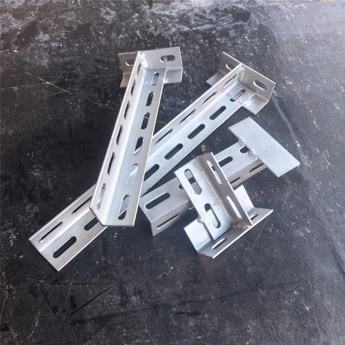 角钢立柱墙面支撑托臂配件万能架定制桥梁立柱热镀锌角铁立柱支架