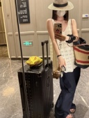 夏日时髦叠穿单品 亚麻天丝复古手工钩花针织背心 桃心领U美背