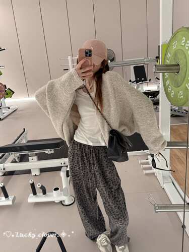 “云朵圈圈纱” 极简廓形慵懒 软糯蝙蝠袖毛衣 羊毛针织外套女