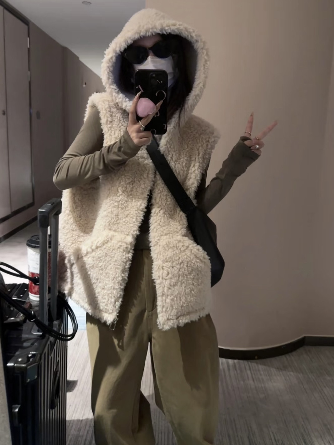 80%羊毛 年度最爱 宝宝袋拉链羊羔毛宽松连帽马甲背心 叠穿搭子