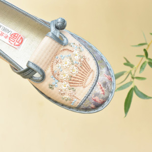 夏季新款流行透气网面女鞋女网鞋刺绣花鞋汉服轻底妈妈老北京布鞋