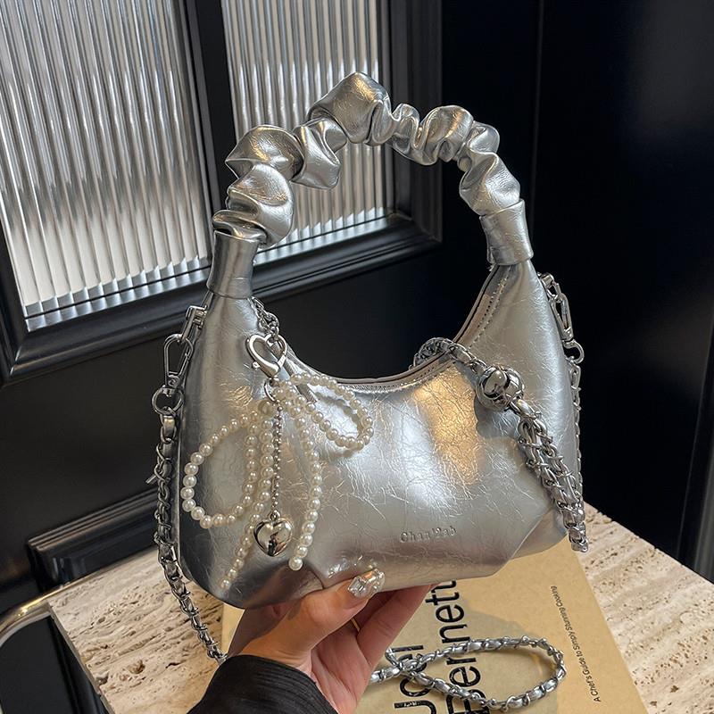 银色手提包包女2025新款小众设计链条斜挎包春夏高级感上班小拎包