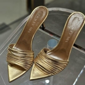 2025年新款 女外穿 金色尖头性感一字带凉拖鞋 夏高跟鞋 女细跟半拖鞋