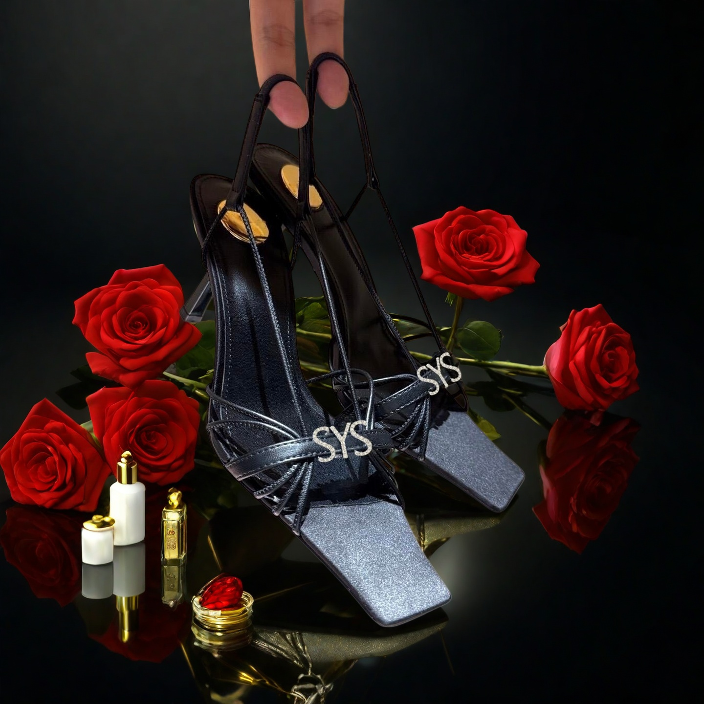 26年夏新款女士性感风黑色绑带凉鞋女细跟方头字母水钻高跟鞋镂空