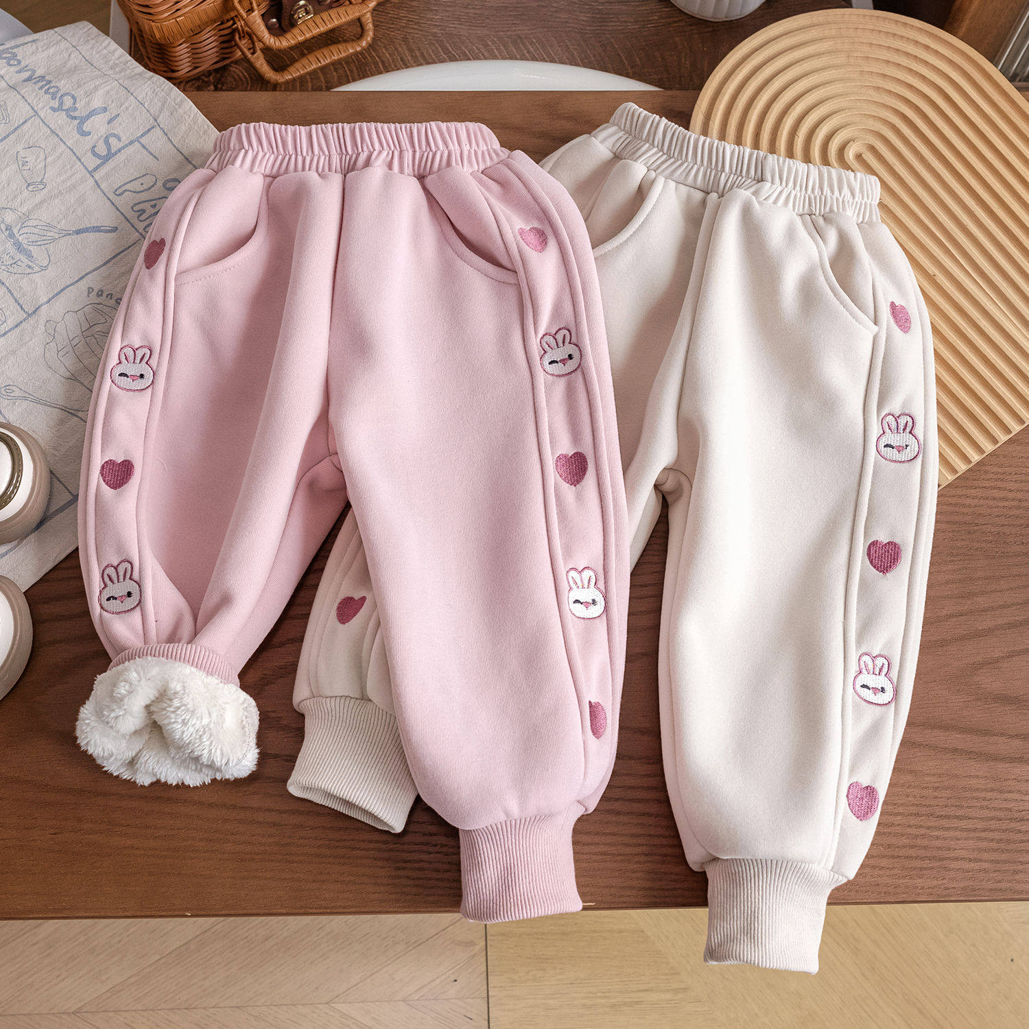 女童加绒裤子秋冬款儿童宝宝加厚一体绒卫裤冬季棉裤羊羔绒束脚裤,童装/婴儿装/亲子装,裤子,淘宝优惠券,粉丝福利购,淘宝优惠卷