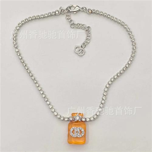 Perfume bottle necklace full of diamond chain five-pointed