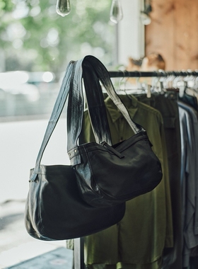 CCU NEWSPAPER BAG M/L 25AW T.T复古牛皮邮差报童单肩斜挎托特包