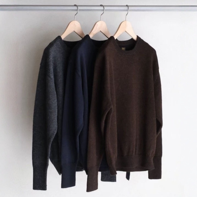 BATONER仔羊驼毛胡桃木纹针织衫