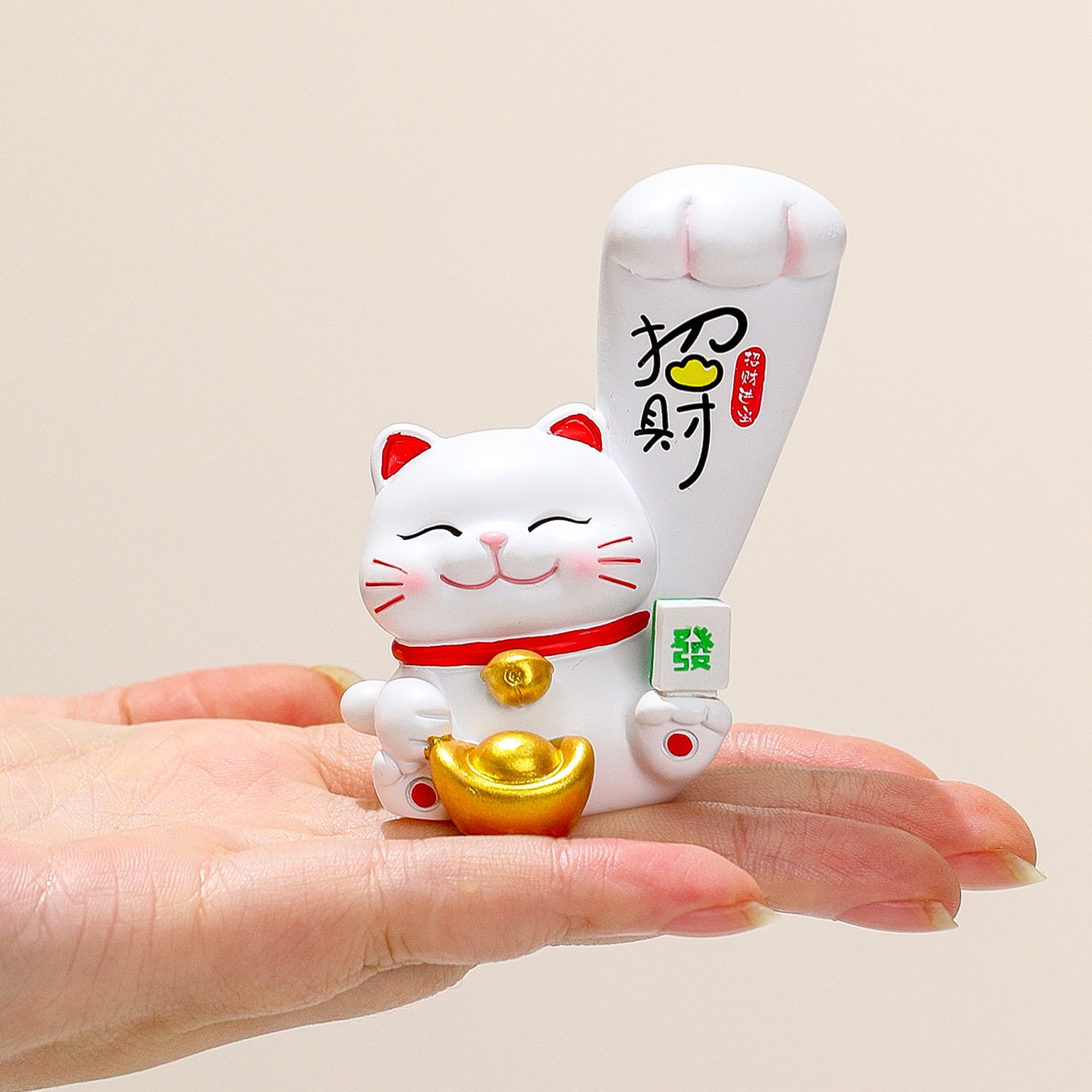 创意可爱巨力招财猫桌面小摆件办公室工位装饰招财猫摆设新年礼物