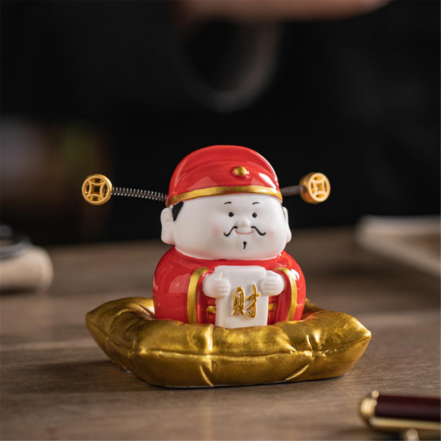 创意可爱陶瓷招财财神爷小摆件客厅办公桌面装饰汽车载小神仙摆设