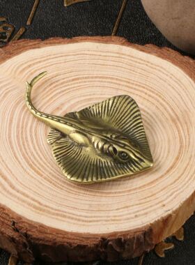 全黄铜魔鬼鱼桌面小摆件纯铜鱼类海洋生物鳐鱼蝠鲼古铜茶宠车宠物