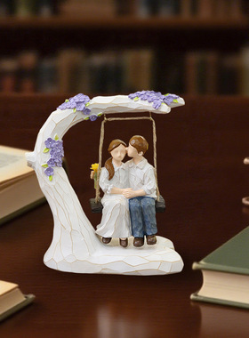 创意家居装饰品情侣人物荡秋千工艺品客厅摆件卧室现代简约礼物