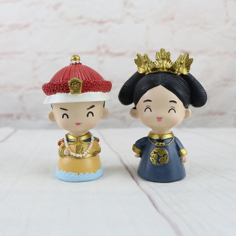 皇上皇后蛋糕装饰摆件宫廷汽车饰品车载摇头公仔可爱