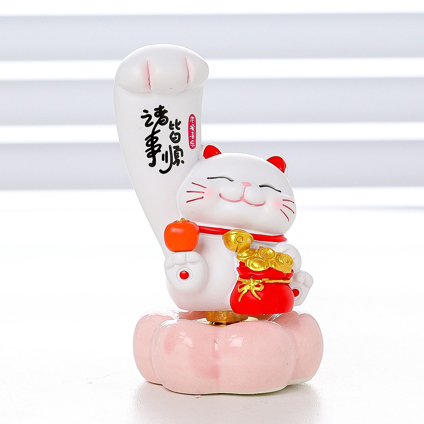 招财猫可爱办公室桌面摆件治愈系工位情绪稳定好物送女生小礼物