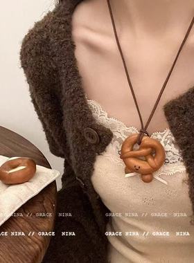 快乐在发酵碱水面包牛角包项链