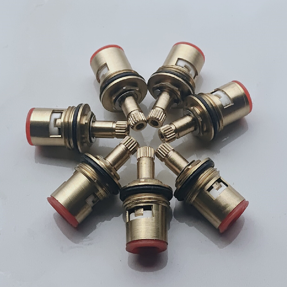 全铜四分细牙小阀芯广东齿轮龙头陶瓷阀心带卡防铜芯快开单冷阀芯