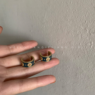 潮气质 网红2020年新款 定制款 高级感vintage复古小雏菊c型耳环法式